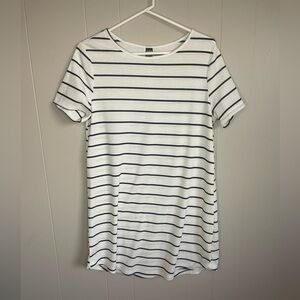 ⭐️SHEIN⭐️ BACK BUTTON DRESS